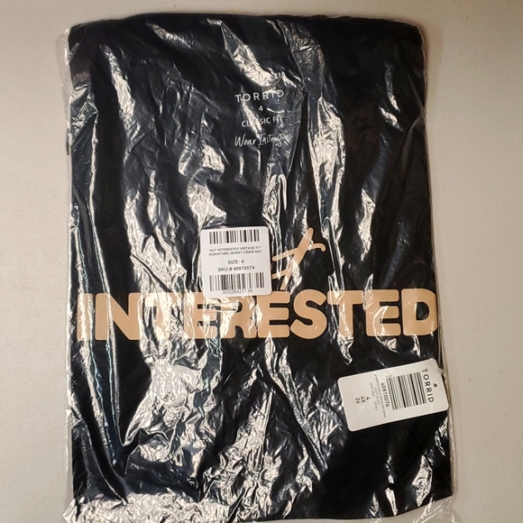 ❤️NWT VINTAGE TORRID TEE - NOT INTERESTED GRAPHIC - 100% COTTON - PLUS SIZE - Picture 6 of 13